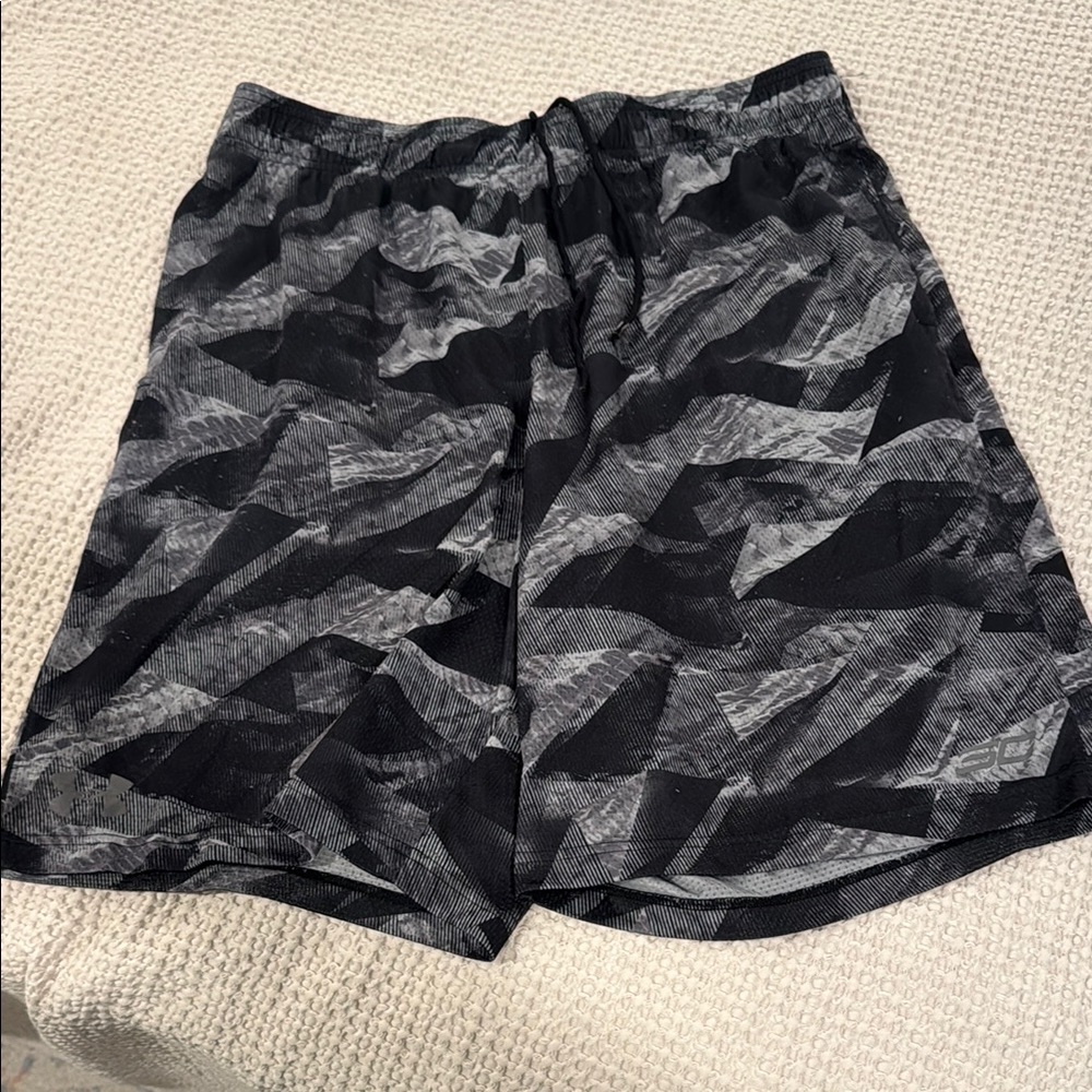 Black and Gray Under Armour Steph Curry Patterned Basketball Shorts